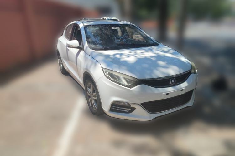 Used CHANGAN Eado 2015 1.6L Manual Junku Model China IV Standard Front Right 45 Deg