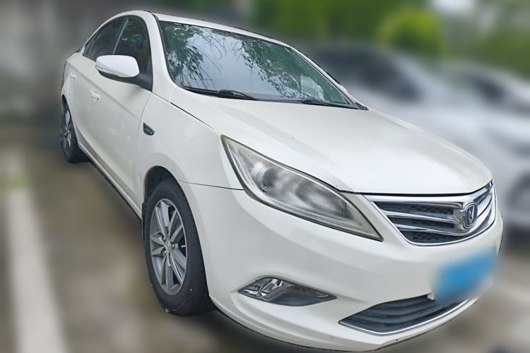 Used CHANGAN Eado 2015 1.6L Manual Luxury Model China IV Standard Front Right 45 Deg