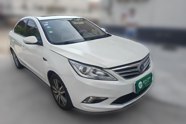 Used CHANGAN Eado 2015 1.6L Manual Luxury Model China IV Standard Front Right 45 Deg