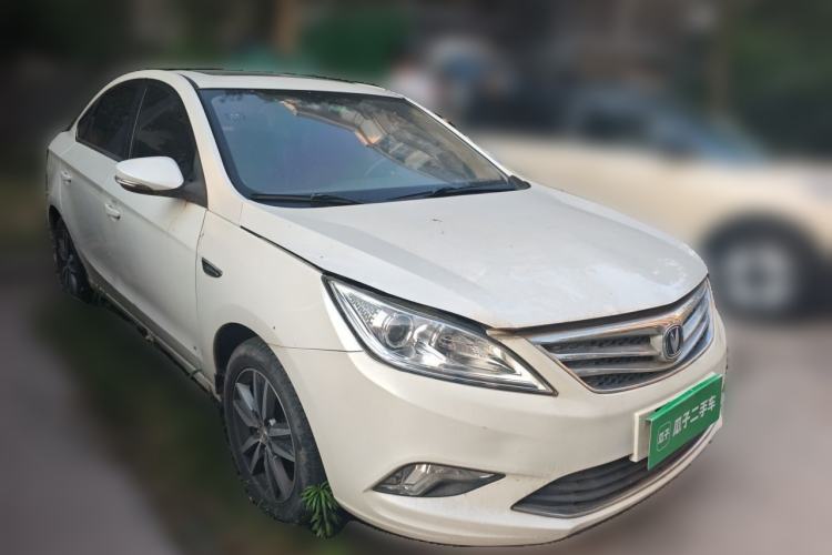 Used CHANGAN Eado 2015 1.6L Manual Luxury Model China IV Standard Front Right 45 Deg