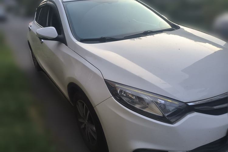 Used CHANGAN Eado 2015 1.6L Automatic Junku Model China IV Standard Front Right 45 Deg