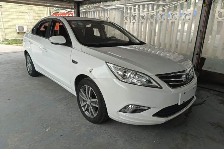 Used CHANGAN Eado 2015 1.6L Manual Luxury Model China V Standard Front Right 45 Deg