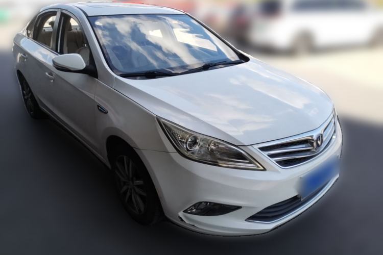 Used CHANGAN Eado 2015 1.6L Manual Luxury Model China V Standard Front Right 45 Deg