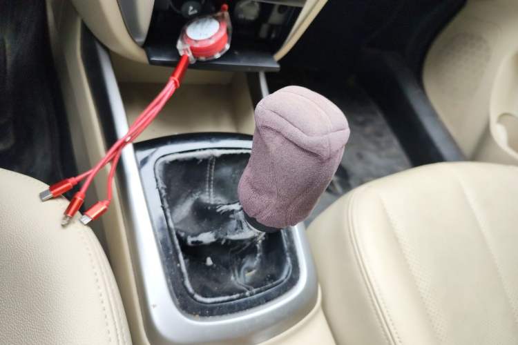 Used CHANGAN Eado 2015 1.6L Manual Luxury Model China V Standard Gear Lever