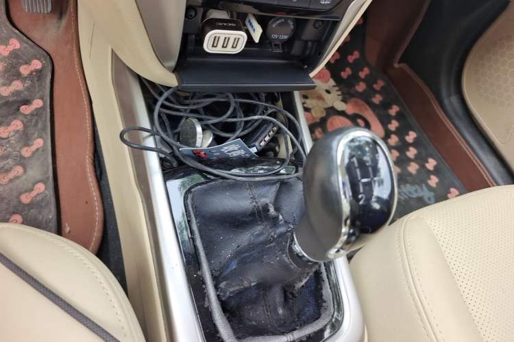 Used CHANGAN Eado 2015 1.6L Manual Flagship Model Gear Lever