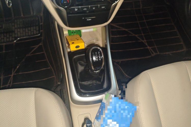Used CHANGAN Eado 2015 1.6L Manual Luxury Model China IV Standard Gear Lever