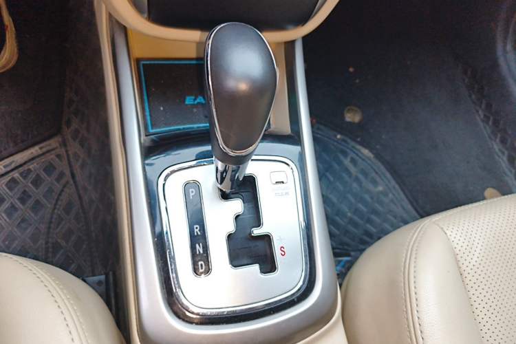 Used CHANGAN Eado 2015 1.6L Automatic Luxury Model Gear Lever