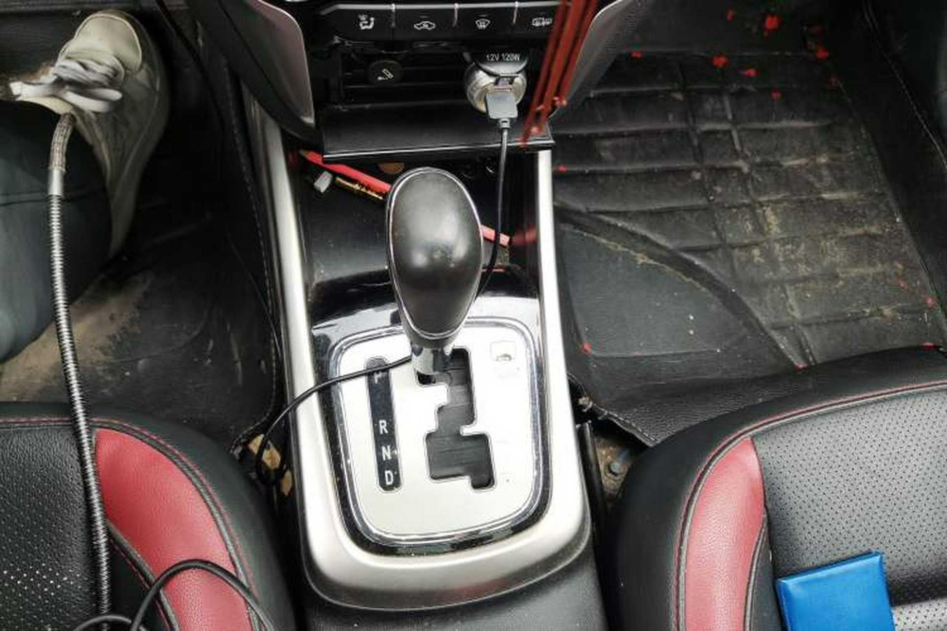 Used CHANGAN Eado 2015 1.6L Automatic Junku Model China IV Standard Gear Lever