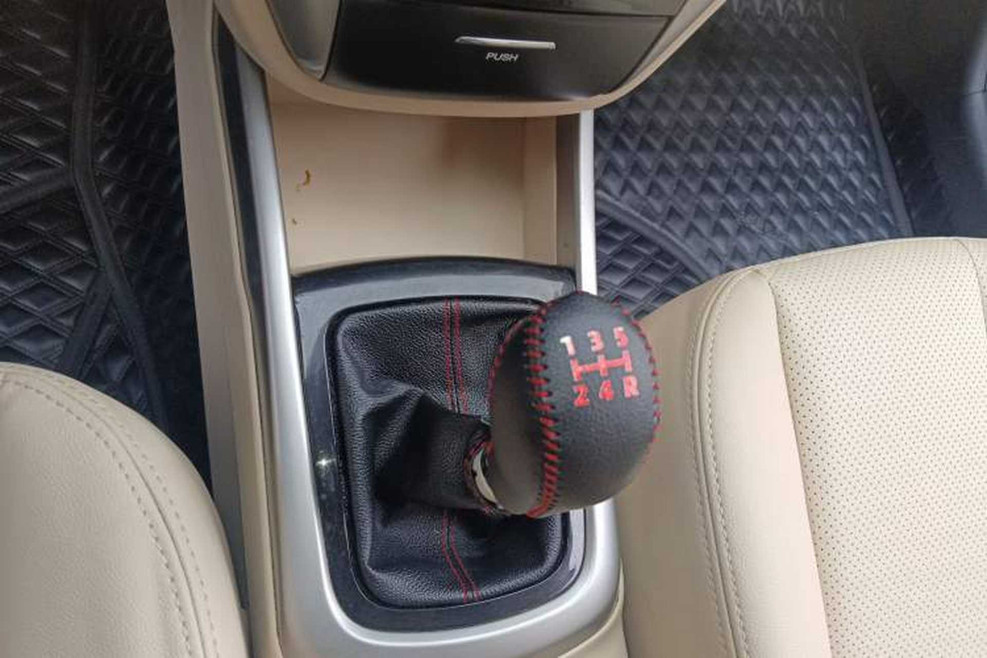 Used CHANGAN Eado 2015 1.6L Manual Luxury Model China V Standard Gear Lever