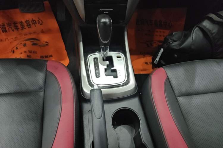 Used CHANGAN Eado 2015 1.6L Automatic Junku Model China IV Standard Gear Lever