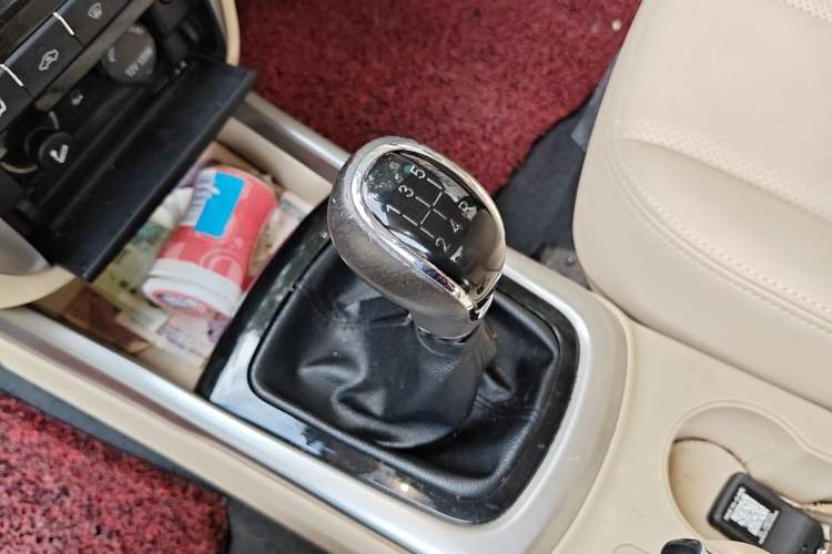 Used CHANGAN Eado 2015 1.6L Manual Luxury Model China IV Standard Gear Lever