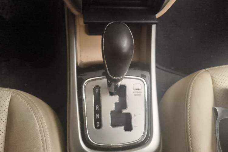 Used CHANGAN Eado 2015 1.6L Automatic Luxury Model Gear Lever