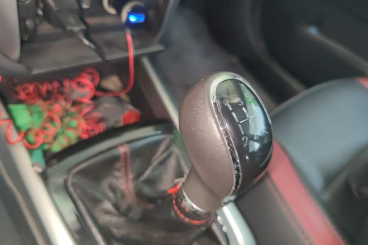 Used CHANGAN Eado 2015 1.6L Manual Junku Model China V Standard Gear Lever