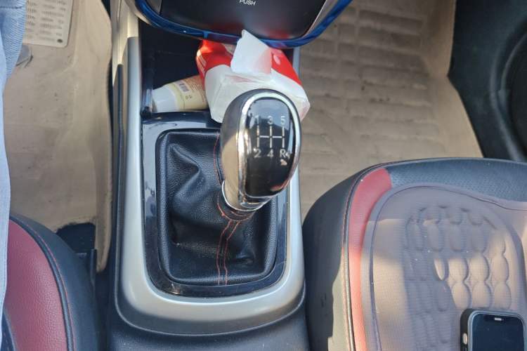 Used CHANGAN Eado 2015 1.6L Manual ZhiKu Model China V Standard Gear Lever