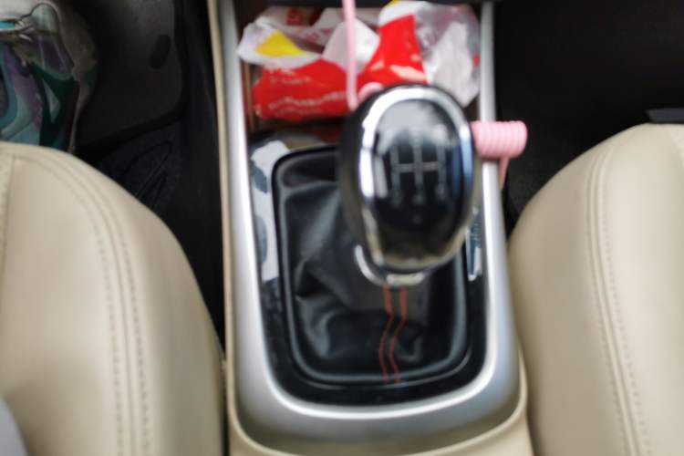 Used CHANGAN Eado 2015 1.6L Manual Luxury Model China IV Standard Gear Lever
