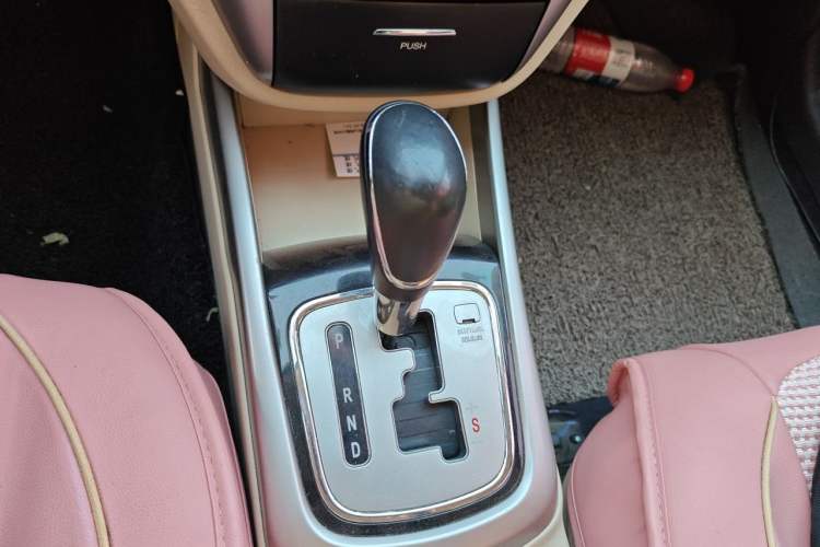 Used CHANGAN Eado 2015 1.6L Automatic Luxury Model Gear Lever