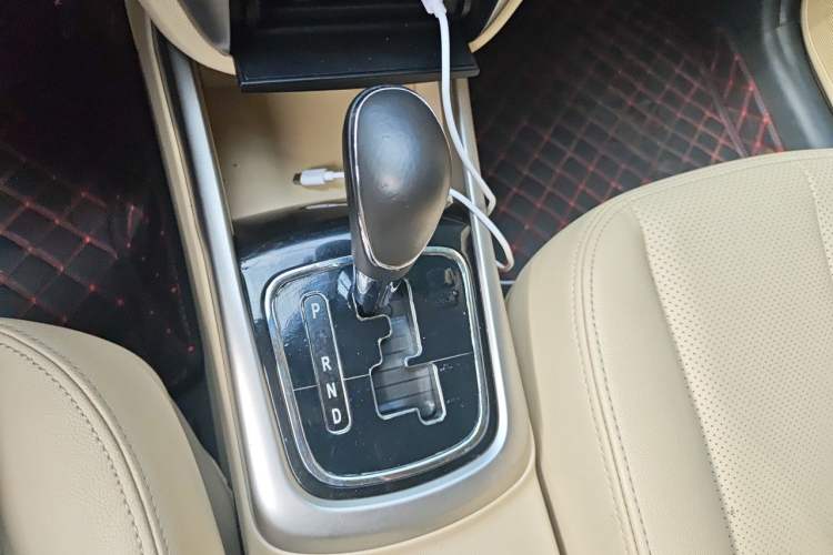 Used CHANGAN Eado 2015 1.6L Automatic Luxury Model Gear Lever