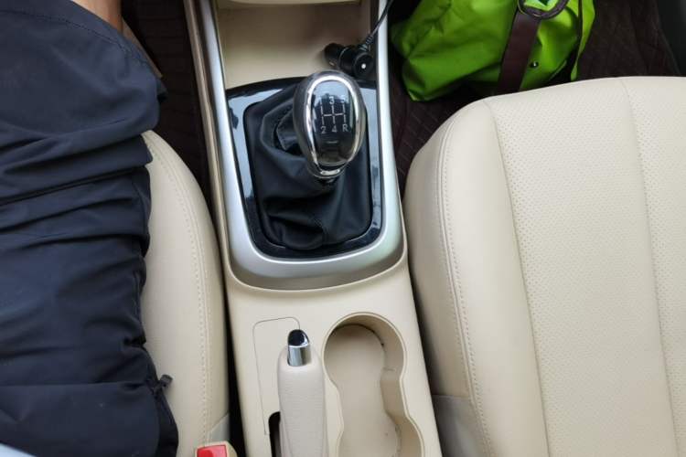 Used CHANGAN Eado 2015 1.6L Manual Luxury Model China V Standard Gear Lever