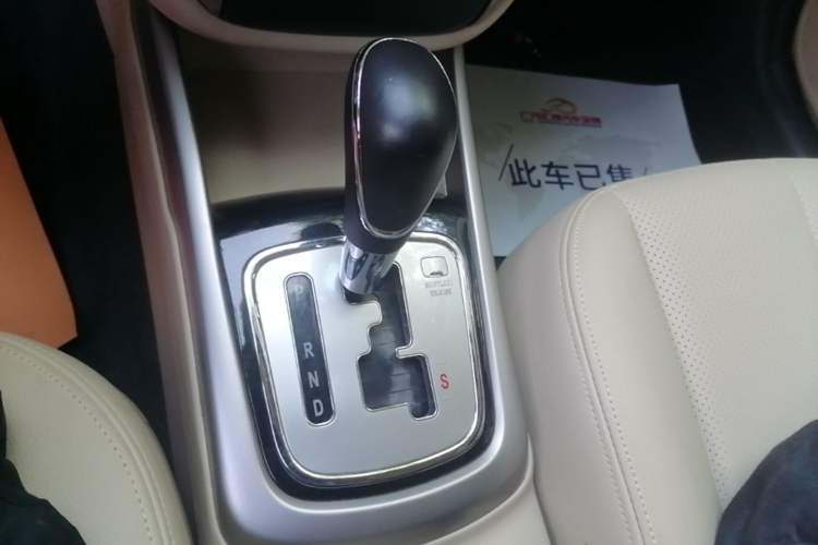 Used CHANGAN Eado 2015 1.6L Automatic Luxury Model Gear Lever