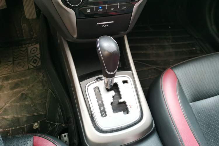 Used CHANGAN Eado 2015 1.6L Automatic Junku Model China V Standard Gear Lever