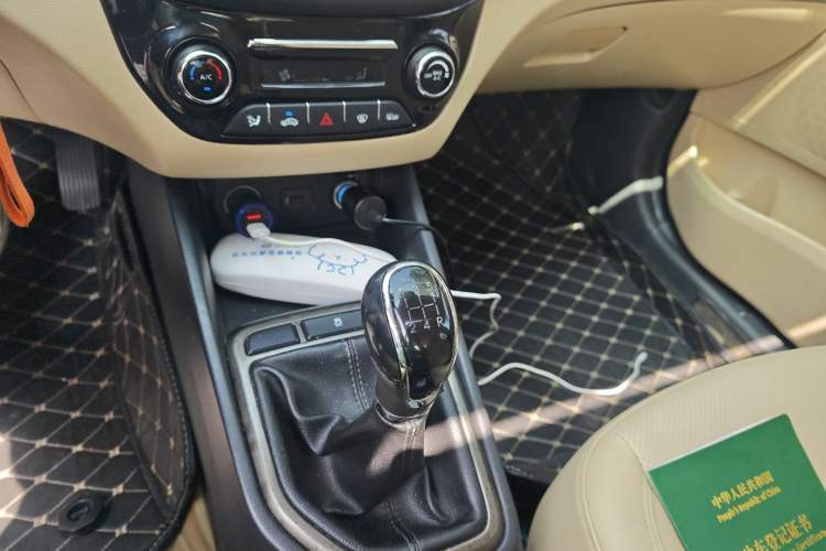 Used CHANGAN Eado 2015 1.6L Manual Luxury Model China V Standard Gear Lever