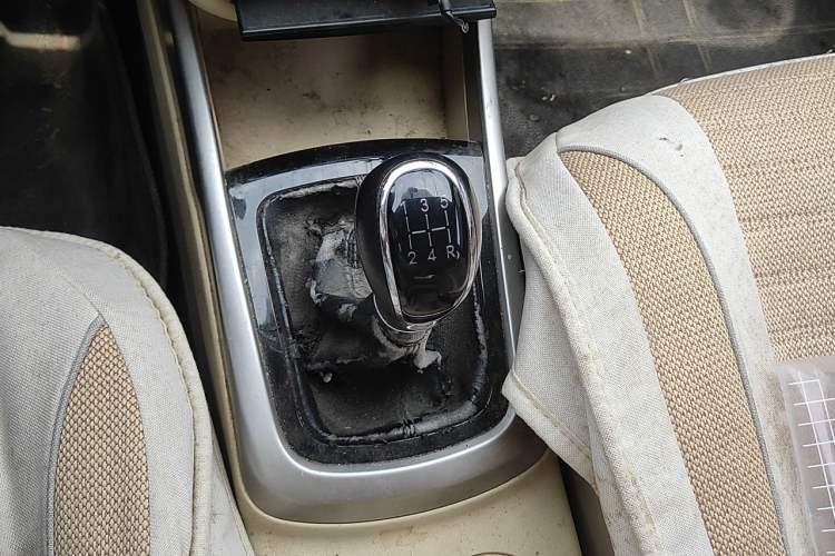 Used CHANGAN Eado 2015 1.6L Manual Luxury Model China V Standard Gear Lever