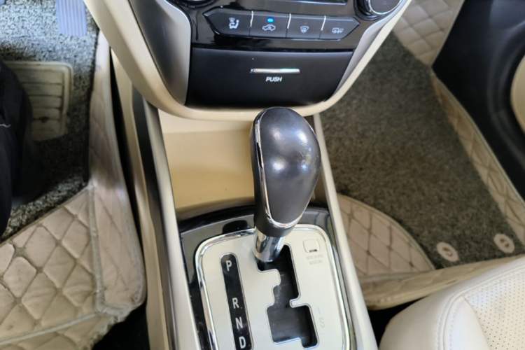 Used CHANGAN Eado 2015 1.6L Automatic Luxury Model Gear Lever