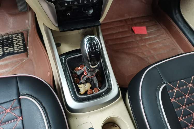 Used CHANGAN Eado 2015 1.6L Manual Luxury Model China IV Standard Gear Lever