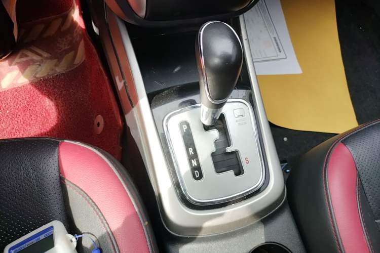 Used CHANGAN Eado 2015 1.6L Automatic Junku Model China IV Standard Gear Lever