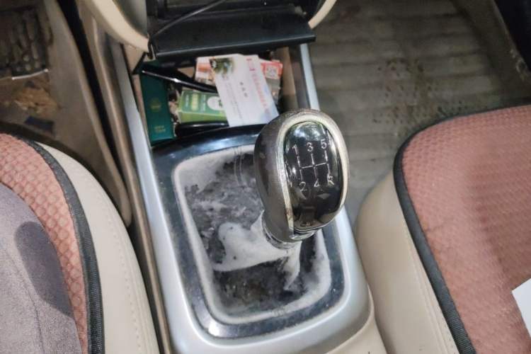 Used CHANGAN Eado 2015 1.6L Manual Luxury Model China IV Standard Gear Lever