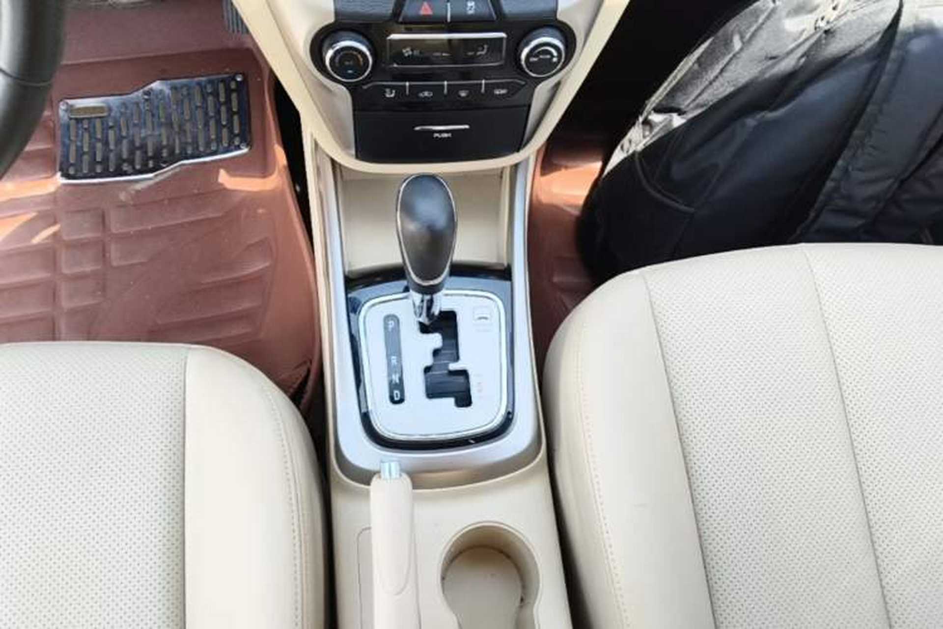 Used CHANGAN Eado 2015 1.6L Automatic Luxury Model Gear Lever