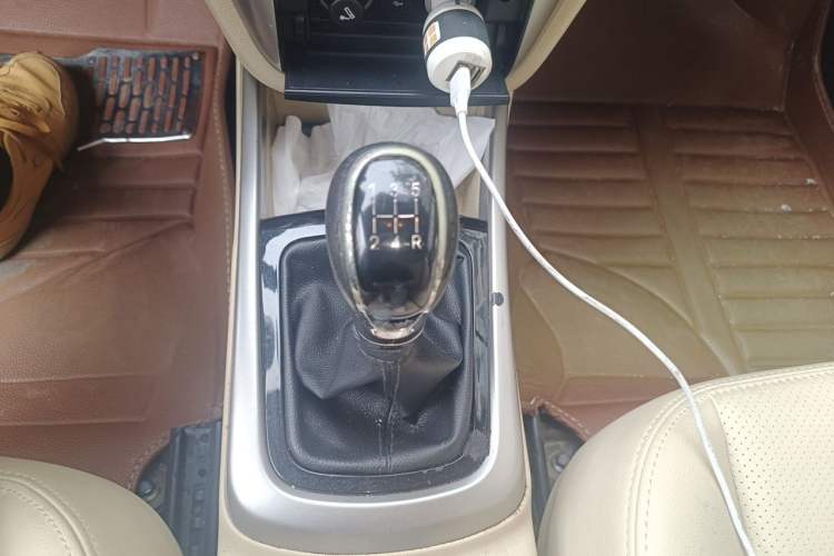Used CHANGAN Eado 2015 1.6L Manual Flagship Model Gear Lever
