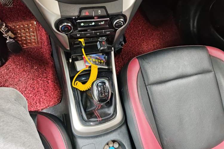 Used CHANGAN Eado 2015 1.6L Manual ZhiKu Model China V Standard Gear Lever