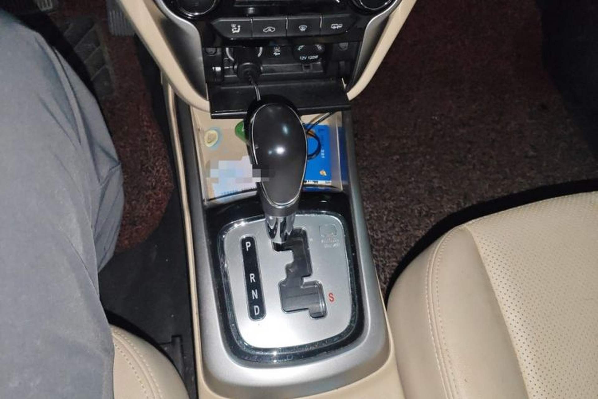 Used CHANGAN Eado 2015 1.6L Automatic Luxury Model Gear Lever
