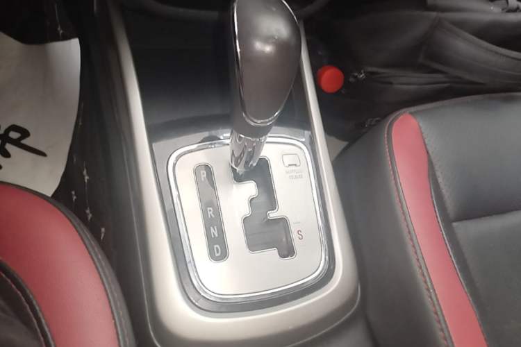 Used CHANGAN Eado 2015 1.6L Automatic Junku Model China V Standard Gear Lever