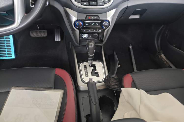 Used CHANGAN Eado 2015 1.6L Automatic Junku Model China IV Standard Gear Lever