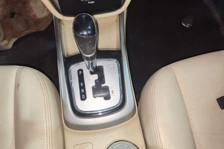 Used CHANGAN Eado 2015 1.6L Automatic Luxury Model Gear Lever