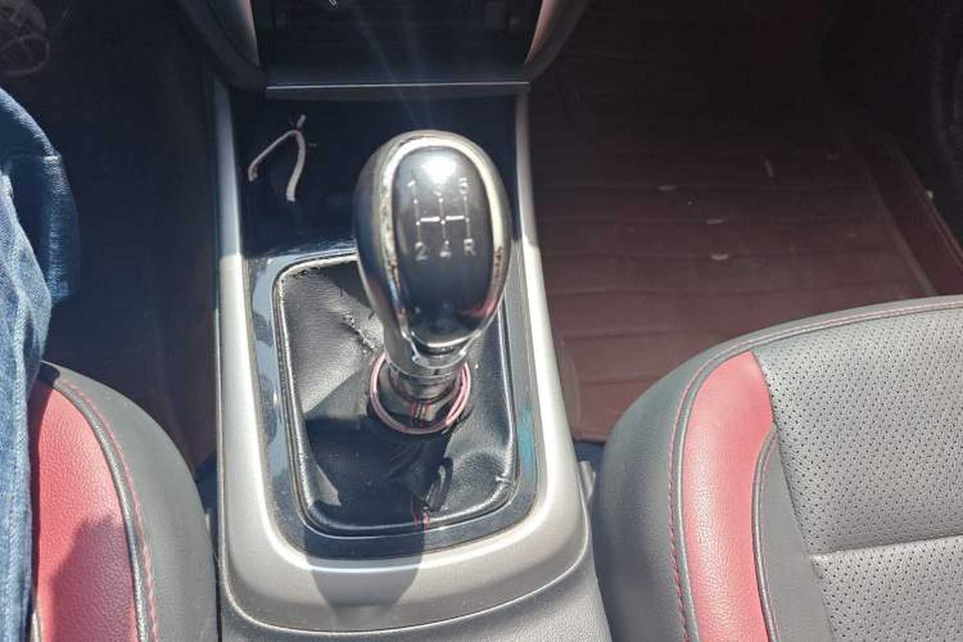 Used CHANGAN Eado 2015 1.6L Manual Junku Model China V Standard Gear Lever