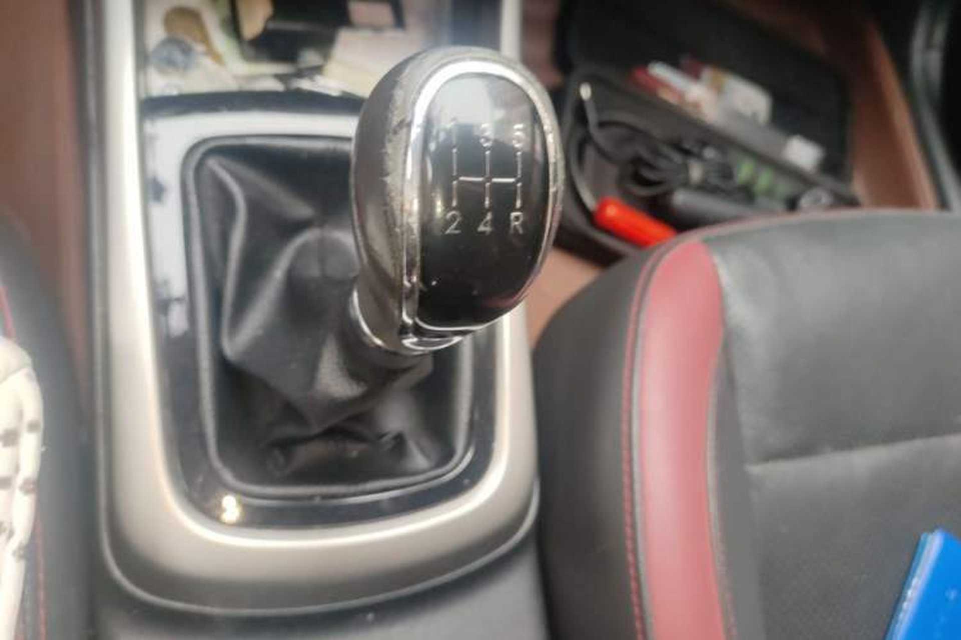 Used CHANGAN Eado 2015 1.6L Manual Junku Model China V Standard Gear Lever