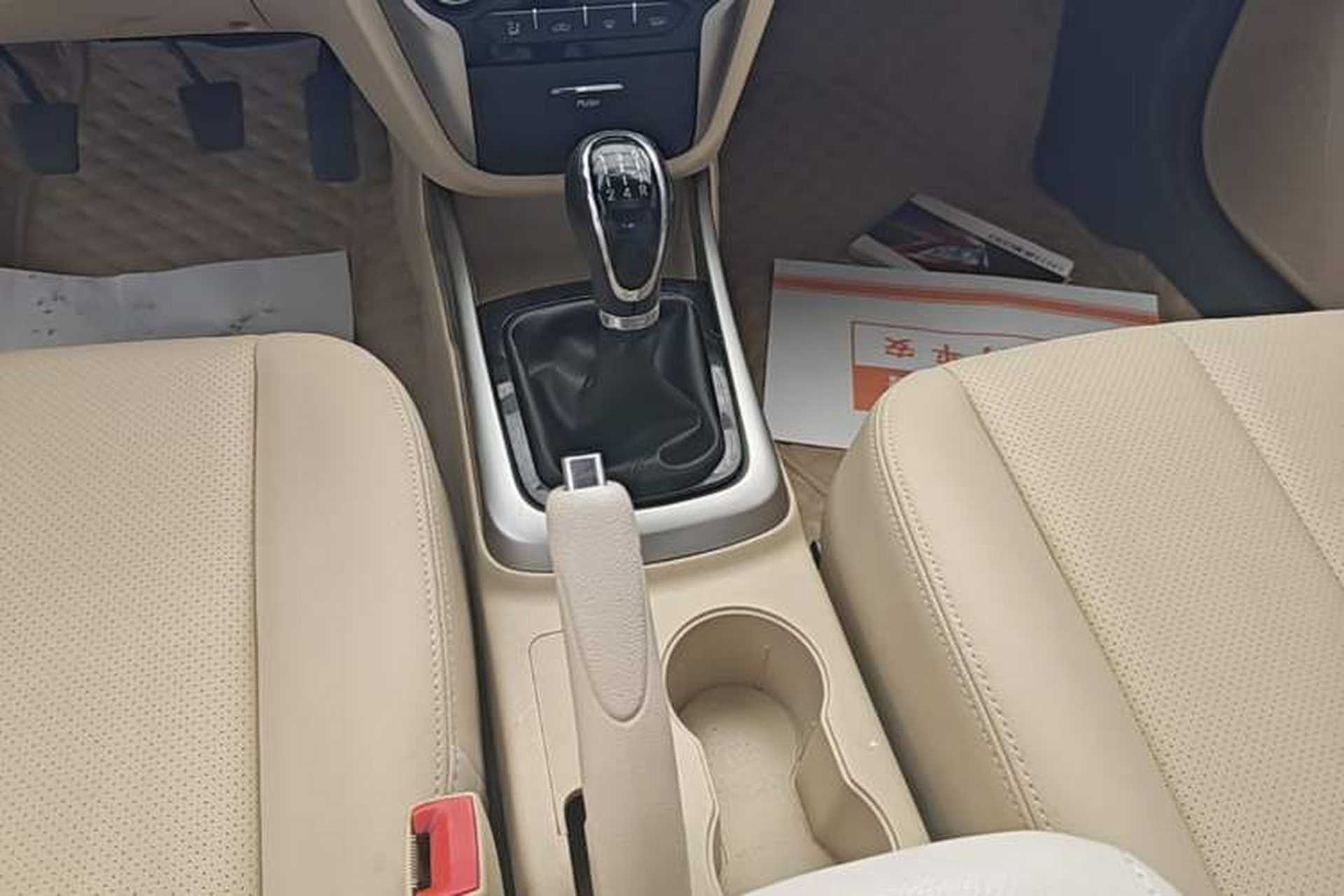 Used CHANGAN Eado 2015 1.6L Manual Luxury Model China V Standard Gear Lever