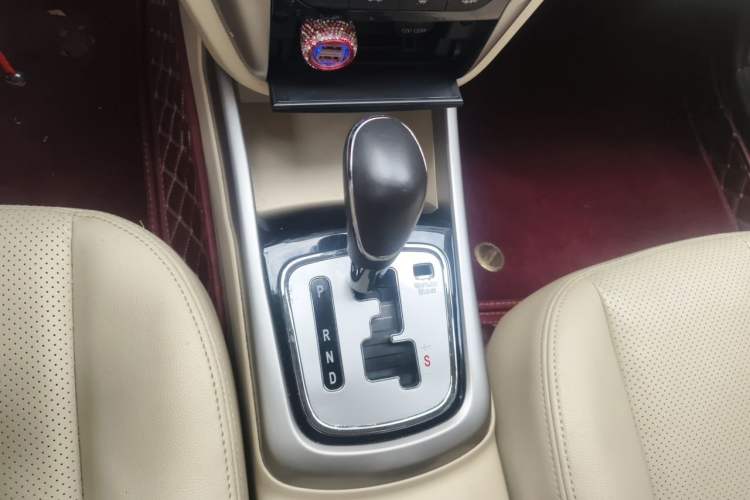 Used CHANGAN Eado 2015 1.6L Automatic Luxury Model Gear Lever