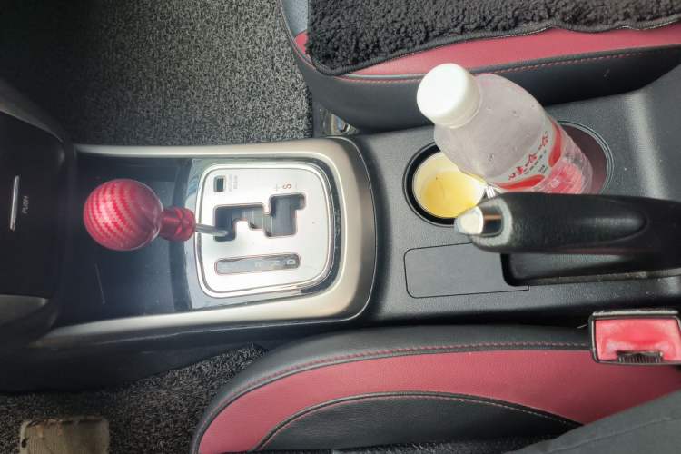 Used CHANGAN Eado 2015 1.6L Automatic ZhiKu Model China V Standard Gear Lever