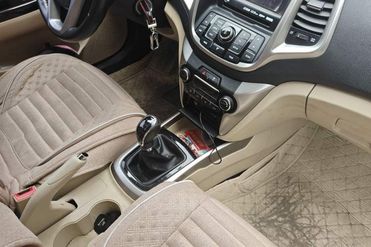 Used CHANGAN Eado 2015 1.6L Manual Luxury Model China IV Standard Gear Lever