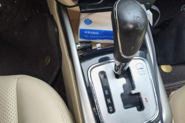 Used CHANGAN Eado 2015 1.6L Automatic Luxury Model Gear Lever