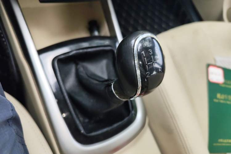 Used CHANGAN Eado 2015 1.6L Manual Luxury Model China V Standard Gear Lever