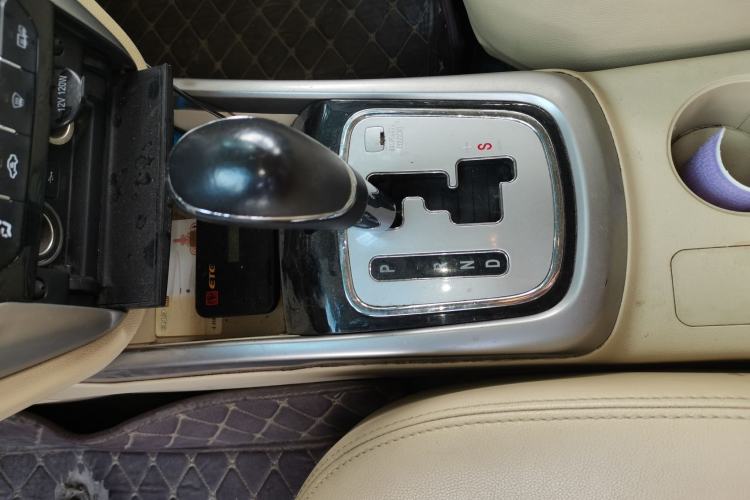 Used CHANGAN Eado 2015 1.6L Automatic Luxury Model Gear Lever