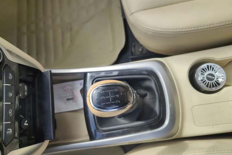 Used CHANGAN Eado 2015 1.6L Manual Luxury Model China IV Standard Gear Lever