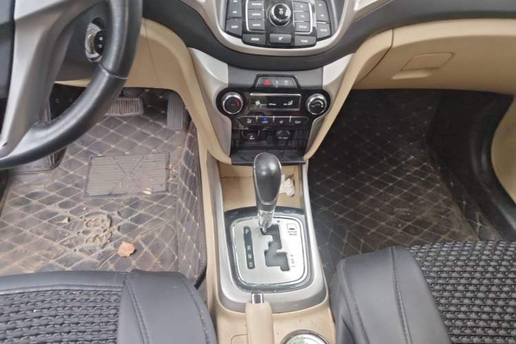 Used CHANGAN Eado 2015 1.6L Automatic Luxury Model Gear Lever