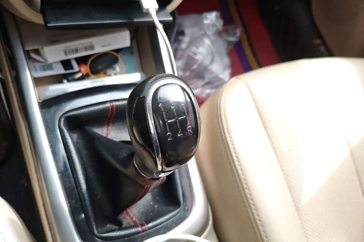 Used CHANGAN Eado 2015 1.6L Manual Luxury Model China IV Standard Gear Lever