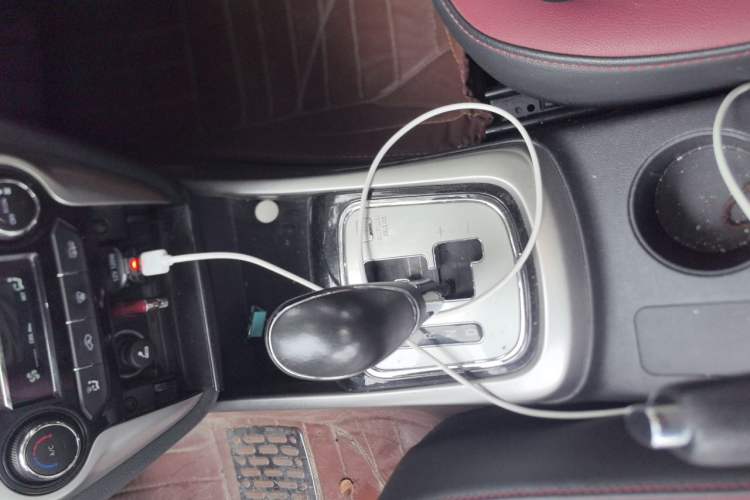 Used CHANGAN Eado 2015 1.6L Automatic Junku Model China IV Standard Gear Lever